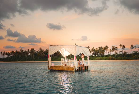 olhuveli-floating-dinner-6b